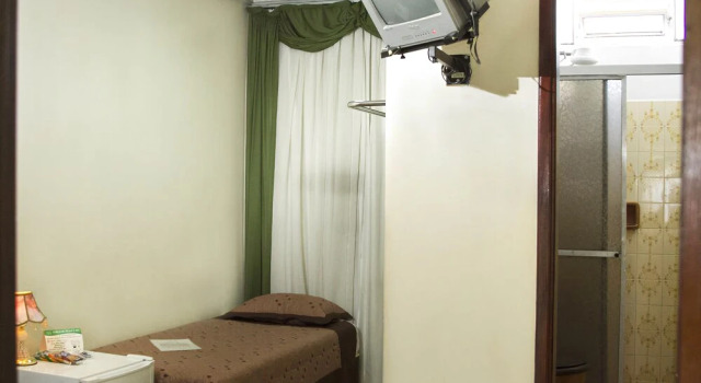 Eduardo Hotel