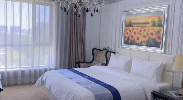 Люкс Deluxe Homeinn Aifeel Hotel (Ordos Wanda Plaza Central Hospital)