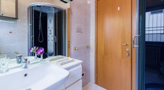 Sesto Calende, Book Hotel Milan Lombardy, near Lampugnano