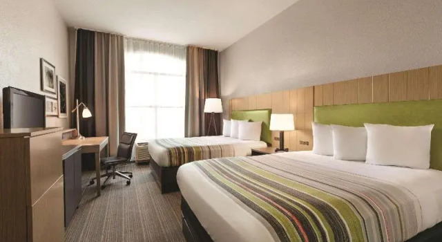 Четырёхместный номер Standard Country Inn & Suites by Radisson, Petersburg, VA