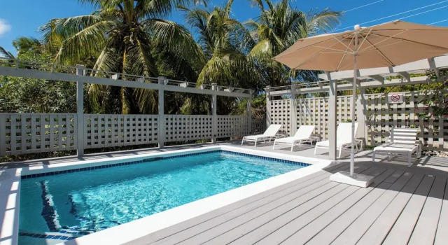 Pink Sand Paradise: Cozy Beachfront Cottage, Prenota Casa vacanze Hotel a Bahamas Out Islands con parcheggio, Parcheggio
