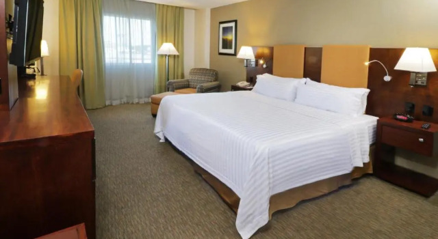 Номер Standard Holiday Inn Hotel & Suites Hermosillo Aeropuerto by IHG
