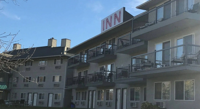 Riverland Inn & Suites, Prenota Hotel Monte Creek Canada