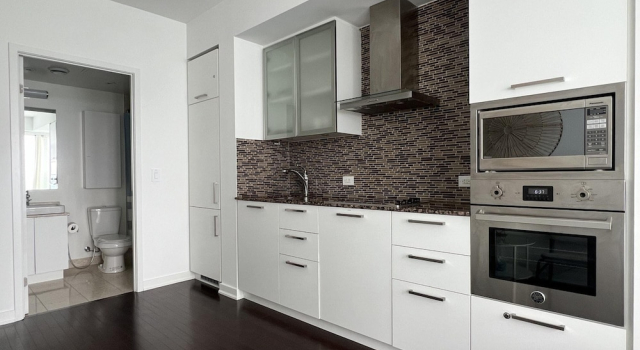 The York Suites, Забронировать Апарт-отель Апарт-отели Торонто, рядом с Аквариум Рипли, Апарт-отель