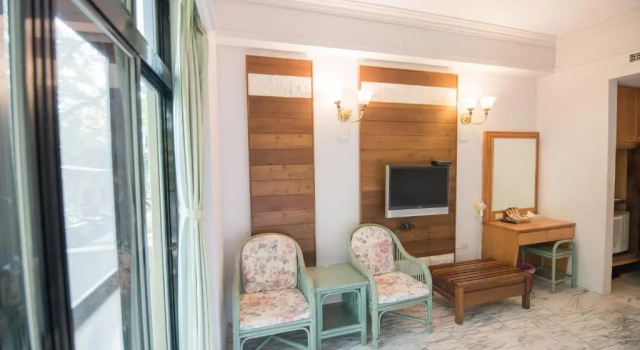 Четырёхместный номер Standard Hu Shan Hot Spring Hotel