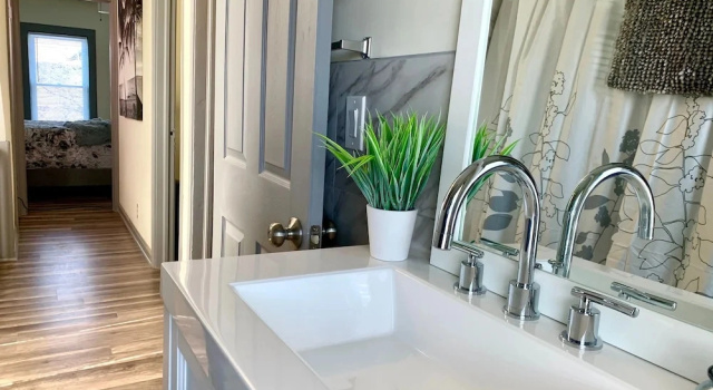 Вилла Classic The Southside Villa - With Private Yard & Parking, Near Falls & Casino by Niagara Hospitality
