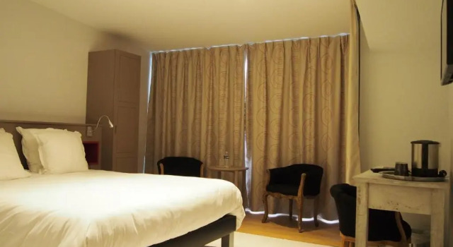 Номер Standard Logis Hôtel Les Pages