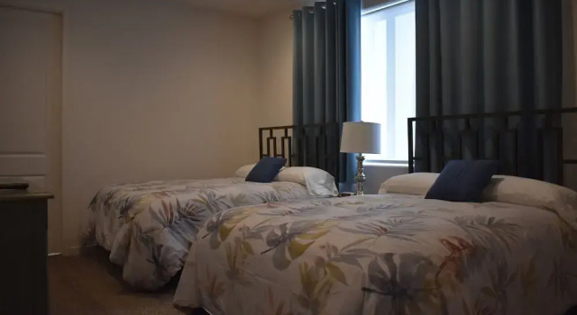 353 Hinds Avenue 1 Bedroom Apts by Redawning, Забронировать Отель Отели Пизмо-Бич с парковкой, рядом с Sans Liege Wines, Парковка