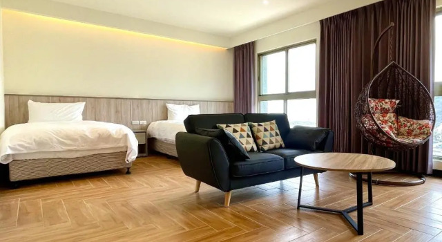 Четырёхместный номер Standard с видом на горы Long Fu Hotel