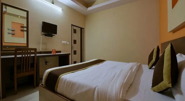 OYO 11923 Hotel Rajdhani Palace, Забронировать Отель Отели штата Раджастхана с парковкой, Парковка