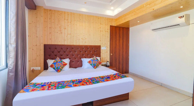 Номер Luxury FabHotel Grand Arya