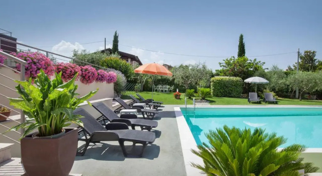 Villa Aurora-Holiday Home APT 2, Забронировать Вилла Отели Бардолино с парковкой, рядом с Wine Museum, Парковка