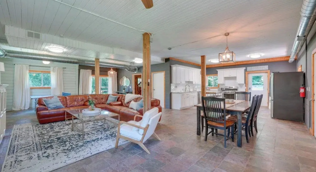 Peaceful Warrenville Home: 1 Mi to Herrick Lake!, Забронировать Отель Отели Иллинойс 3 звезды, 3*