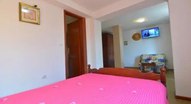 Apartments Palace Mira Mare, Забронировать Апартаменты/квартира Отели Lustica с парковкой, Парковка