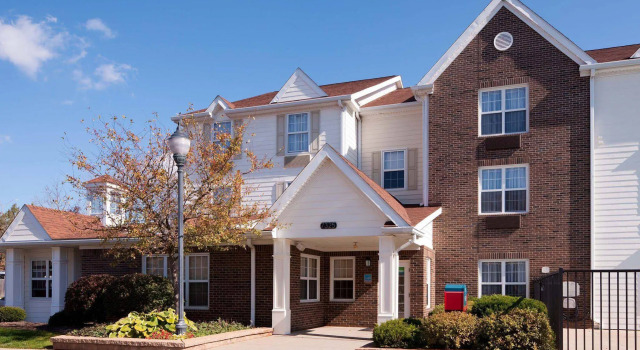 MainStay Suites Middleburg Heights Cleveland Airport