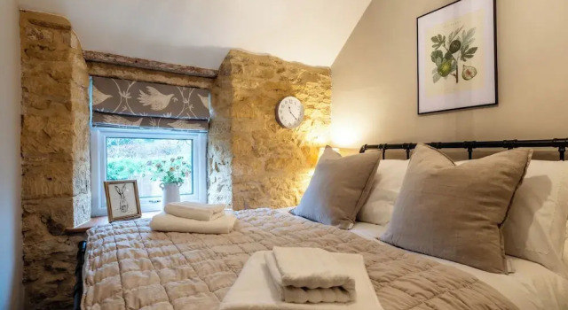Beautiful 2 BD Cottage in the Cotswolds, Varaa Lomakoti Mökit kohteessa Merseyside, Mökki