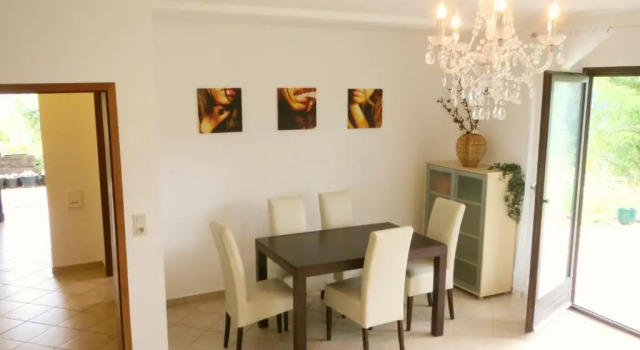 Апартаменты Villa Waldallee - Ferienwohnung  84qm