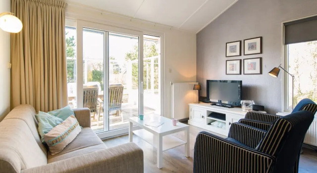 Comfortable Bungalow With Dishwasher, Near the Beach