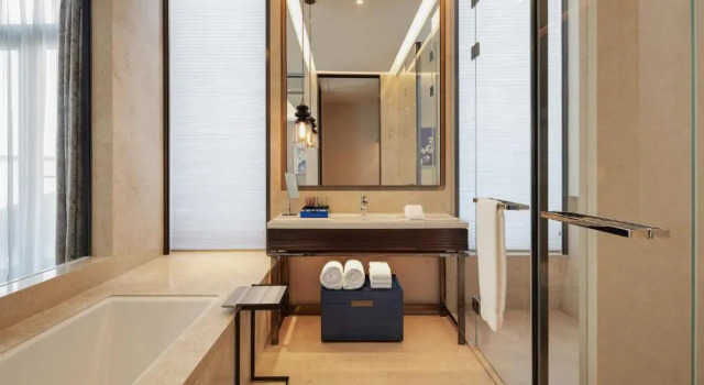 Двухместный люкс Club Level с видом на город Sheraton Zibo Hotel