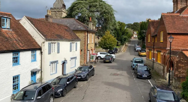 Stunning Georgian Flat in The Heart of Midhurst Old Town