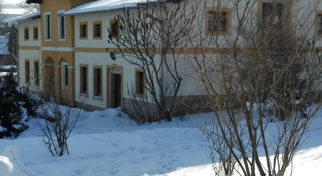 Authentic Farmhouse in Bozanov With Private Garden, Reservar Casa de férias Nachod Hradec Kralove