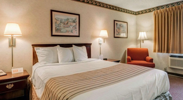 Econo Lodge Inn & Suites El Paso West, Rezerwuj Hotel Hotele w El Paso z parkingiem, Parking