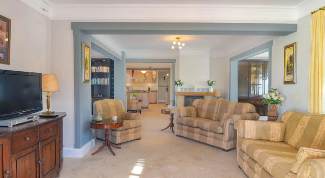 Beautiful villa on the hill of Pedreguer overlooking Denia, Costa Blanca