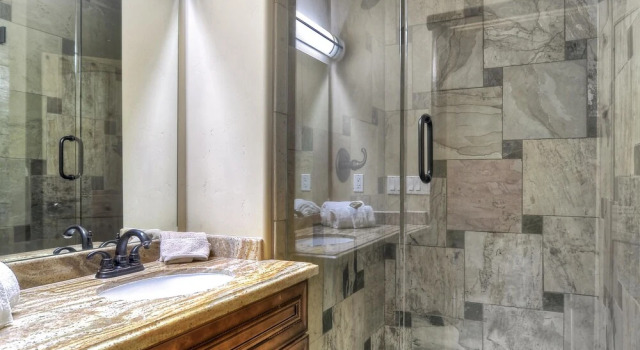 Кровать в общем номере No 4 Grand 8 Bedroom Estate at Castle Glen