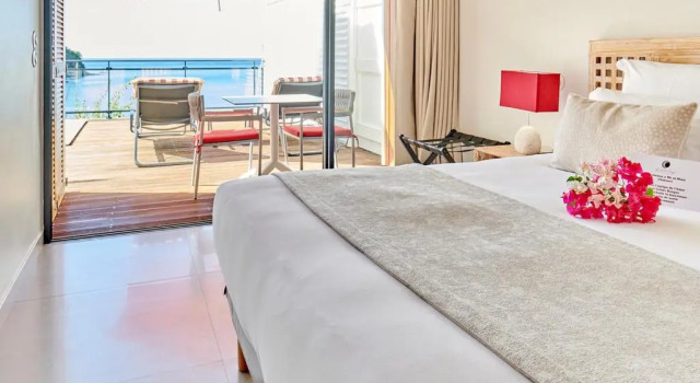 Номер Deluxe LES GALETS ROUGES LODGES & SPA