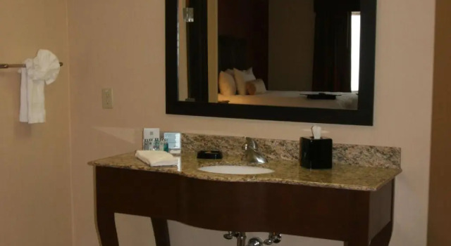 Двухместный люкс Hampton Inn and Suites Peru