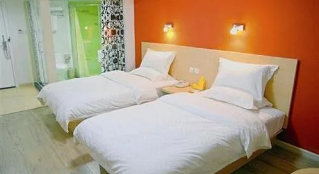 Zhongli Express Inn Beijing Road - Kunming, Rezerwuj Hotel Hotele w Kunming z parkingiem, Parking