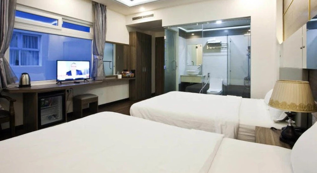 Четырёхместный номер Deluxe ABAY Hotel