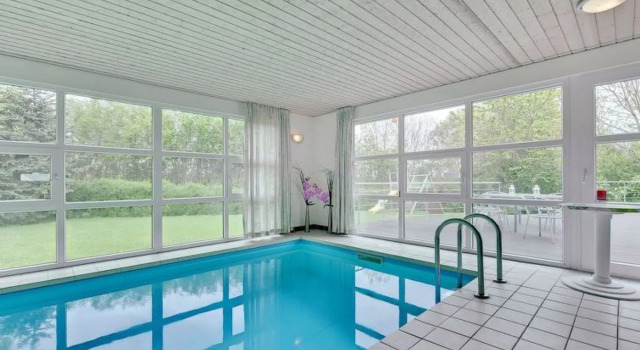 "Peder" - 950m from the sea in SE Jutland, Book Hotel Hoteller i Hejlsminde med pool, Swimmingpool