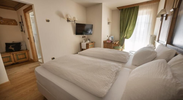 Standard Doppel Zimmer mit Balkon und mit Bergblick Hotel Cervo