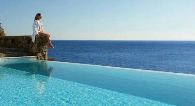 Люкс Grand с бассейном Petasos Beach Resort & Spa - Small Luxury Hotels of the World