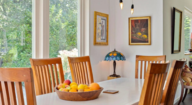 Idyllic bungalow on the edge of the dunes and near the sea