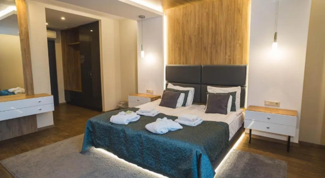 Двухместный номер Deluxe с балконом Hotel Zena Beauty & Shopping Center