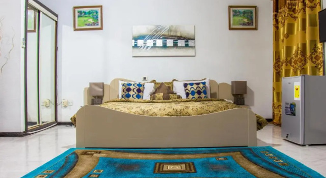 Люкс с видом на бассейн Hill View Hotel McCarthy Hills