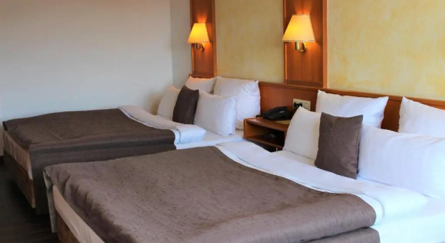 Четырёхместный номер Standard Hotel Pirsch