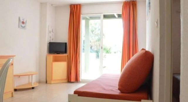 Appartement Narbonne, 2 pièces, 4 personnes - FR-1-229B-748, Book Apartment Hotels in Aude with a Pool, Swimming Pool