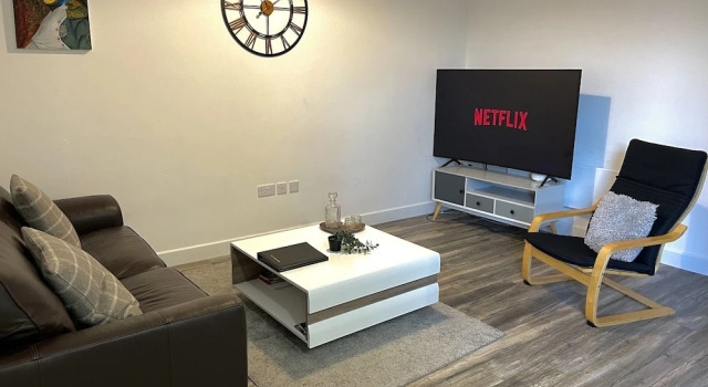 Апартаменты Deluxe Ye Olde Windmill Apartment Free Parking