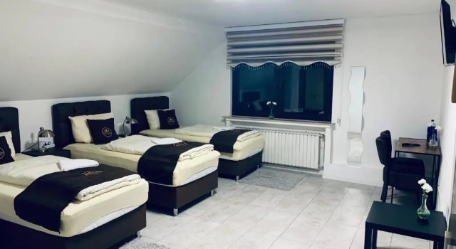Трёхместный номер Standard Hotel Royal
