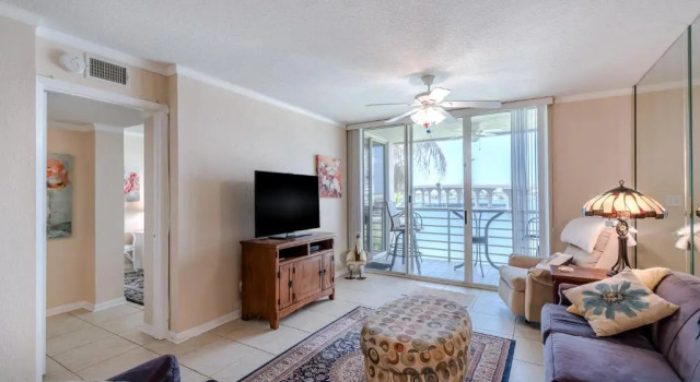 Bahia Vista 9-521 by Distinctive Beach Rentals