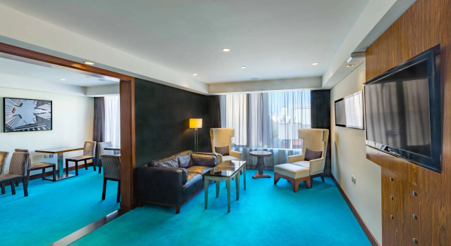 Radisson Blu Hotel, Kuwait, Book Hotel Salmiyah Howalli Governorate