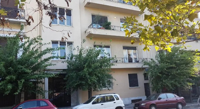 Violet Errathens Apartment - Athens Center, 7 BD, 3 BATH, Забронировать Апартаменты/квартира Отели Афины с парковкой, рядом с Театр Каролос Коун "Театрон технис", Парковка