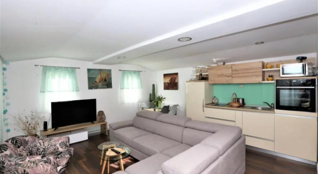 Relax House