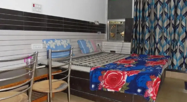 Goroomgo Bansal Guest House Meerut, Забронировать Гостевой дом Отели Мератх с парковкой, Парковка