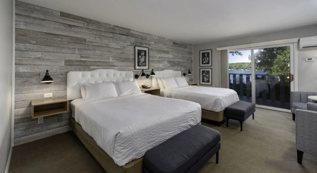 Четырёхместный номер Standard с балконом и с видом на залив Country House Resort