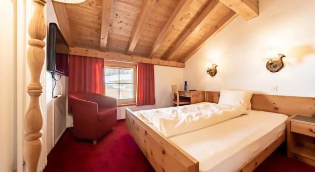 Номер Standard Hotel Chesa Pool