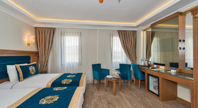Трёхместный номер Standard The Byzantium Suites Hotel & Spa
